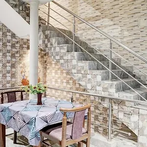 Pyrenees Bed & Breakfast Agra (Uttar Pradesh)